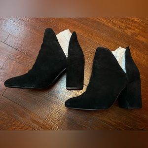 Steve Madden booties. Size 7 in black
